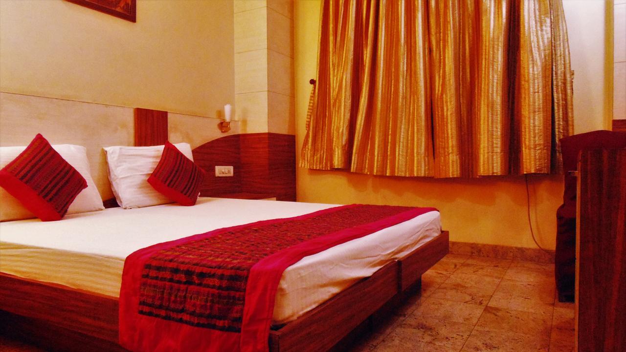 Hotel Maharaja Дели Экстерьер фото
