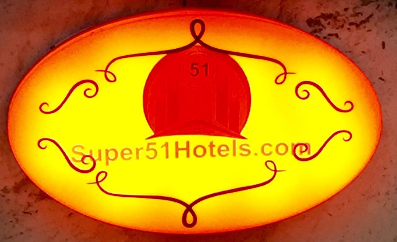 Hotel Maharaja Дели Экстерьер фото